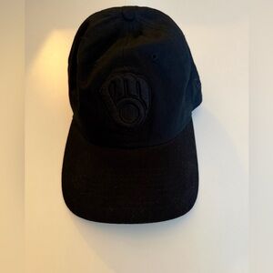 New Era Black Milwaukee Brewers Logo Cap